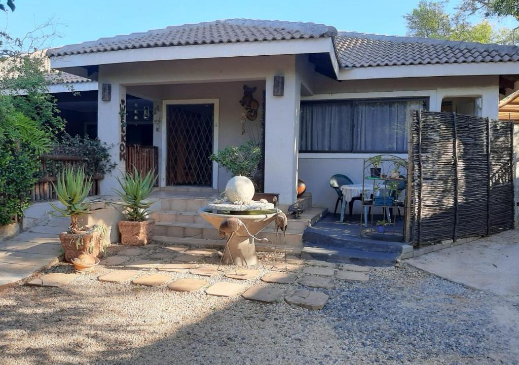 Hoedspruit House | Aloes Bush Stay