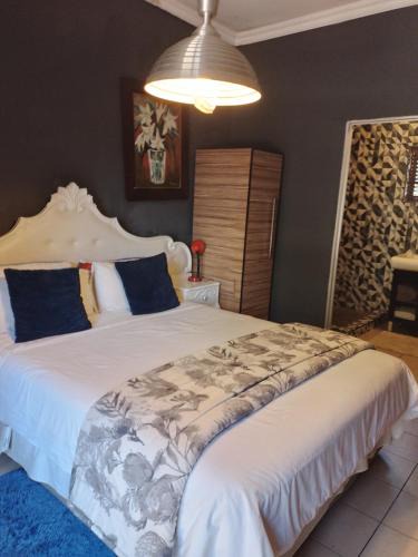 Waterkloof Glen Apartment | Aloha Menlyn Lodge Ensuite Rooms with shower all with own entrance and unlimited free WiFi