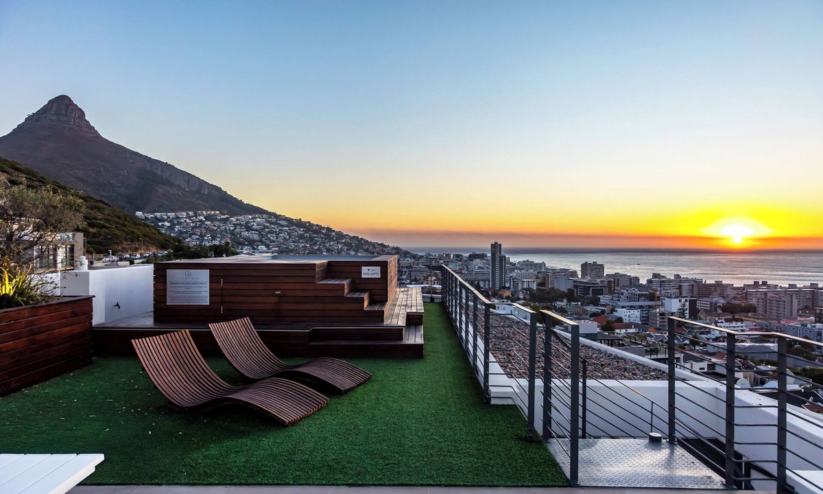 Sea Point Apartment | Alpha One 601 Penthouse by HMH