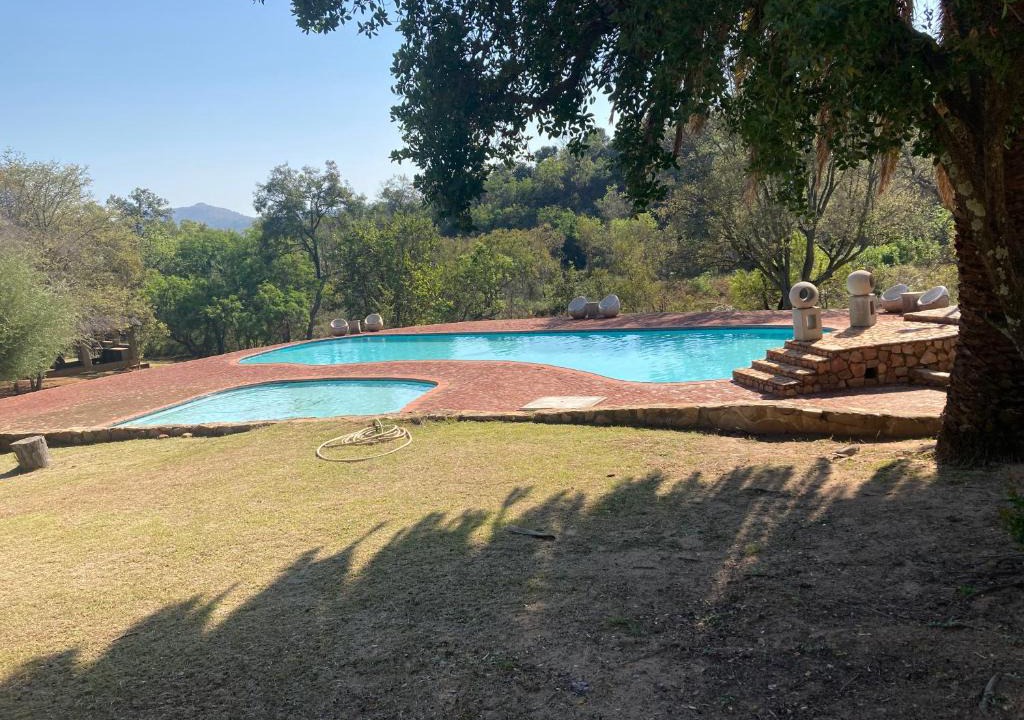Buffelspoort Cabin | Amani Bush Escape