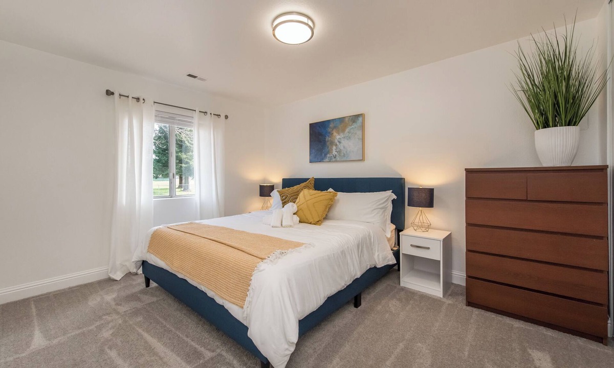 Wright Area Action Group House | Amazing Santa Rosa Wine Escape Home