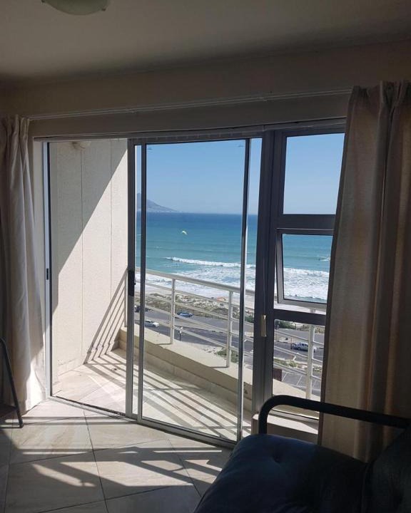 Bloubergstrand Apartment | Apartment 802 The Bay