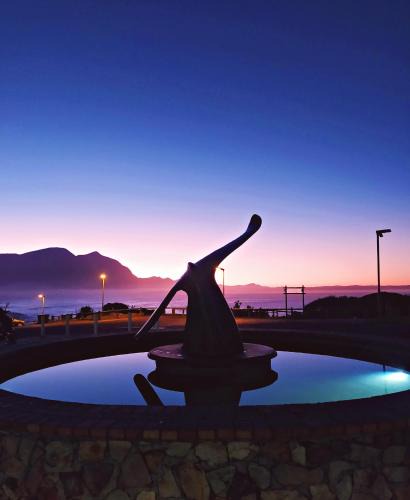 Hermanus City-Centre Apartment | Apartment at Hermanus Waterfront