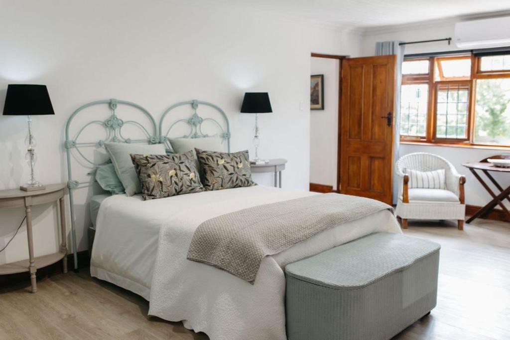 Graaff-Reinet Apartment | Apartment on 42 Bourke Street