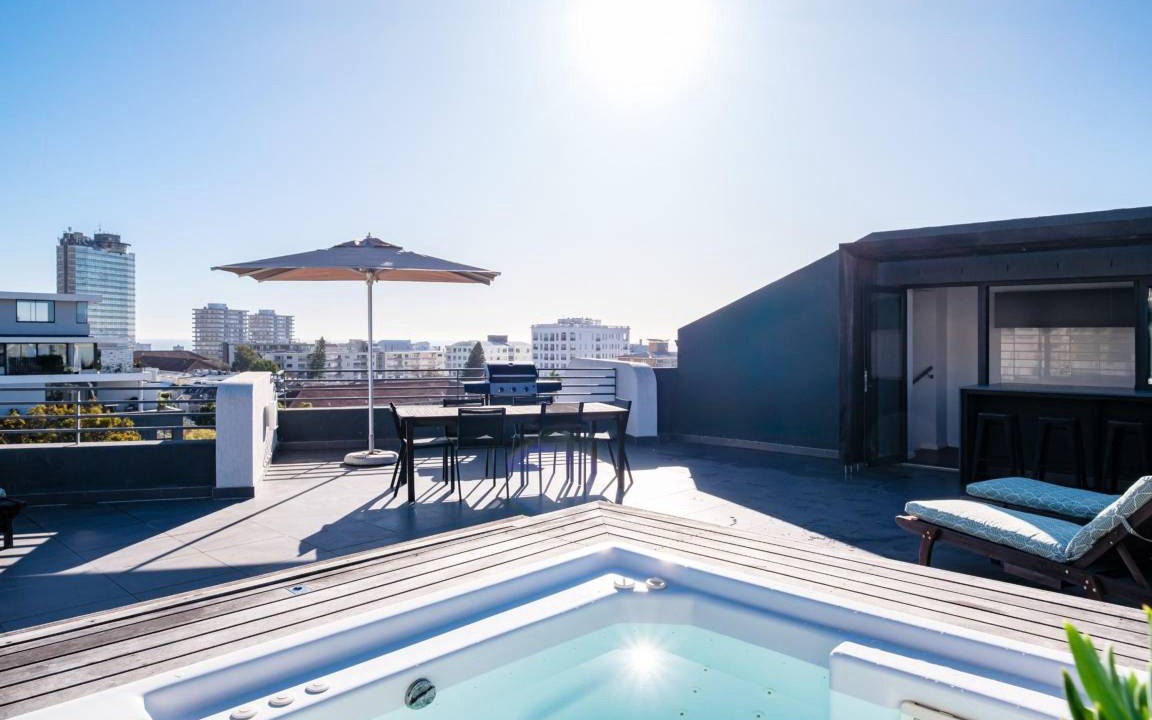 Three Anchor Bay Apartment | Apartment ∙ 3 bedrooms ∙ 6 guests
