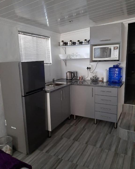 Amalinda Apartment | Ariah's Guesthouse and Self Catering
