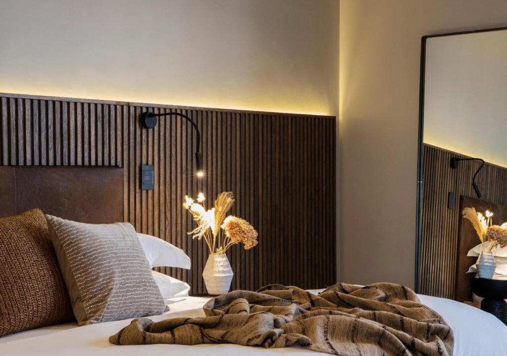 Silver Lakes Hotel | Askara Haus