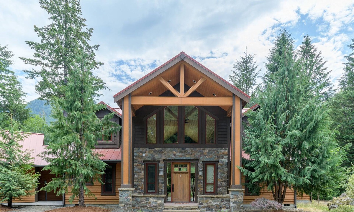 Rhododendron Cabin | Astonishing mountain views, 7 acres lot, Hot Tub, Pet friendly !