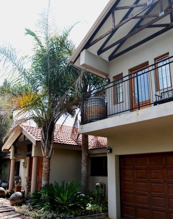 Vanderbijlpark House | At Olive Guesthouse