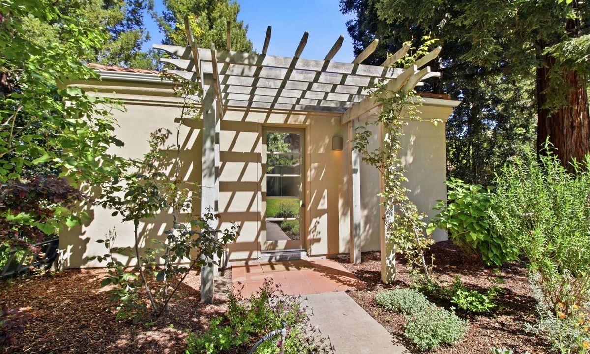 West Atherton House | Atherton Garden ADU in Silicon Valley