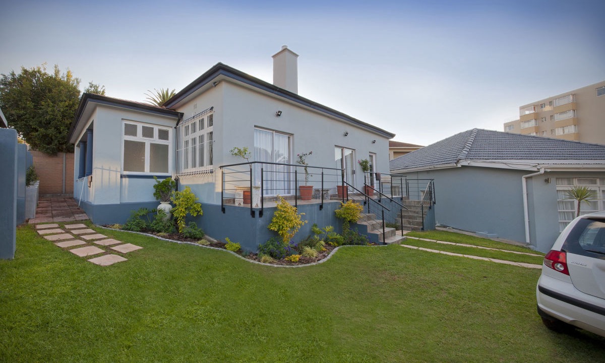 Green Point Hotel | Atlantic Point Backpackers