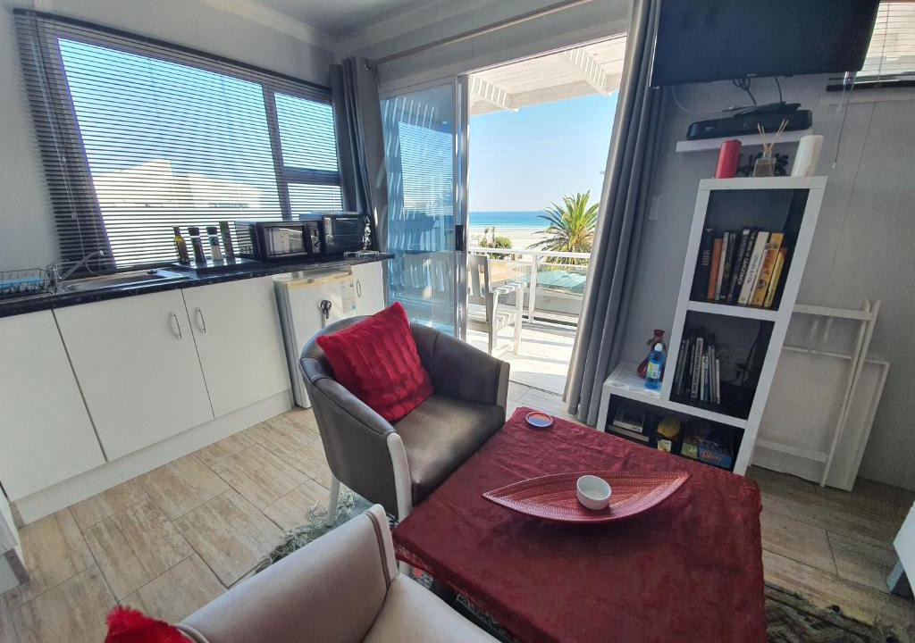 Melkbosstrand Apartment | Atlantic Studio - Compact unit with Sea Views