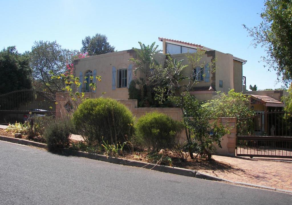 Trawal House | Aurora Guest Units