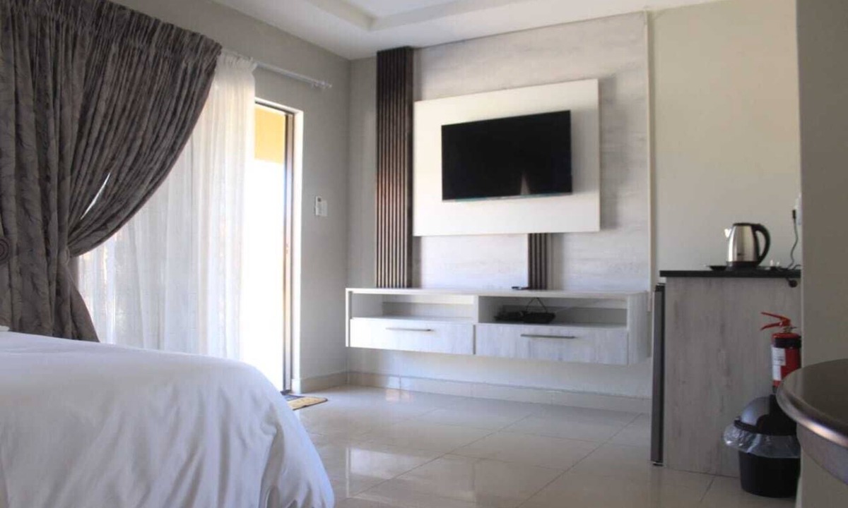 Acornhoek House | Aza Guesthouse