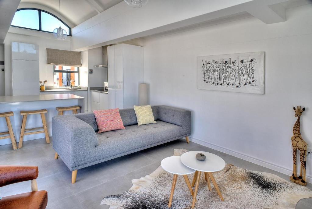 Big Bay Apartment | Azure 216