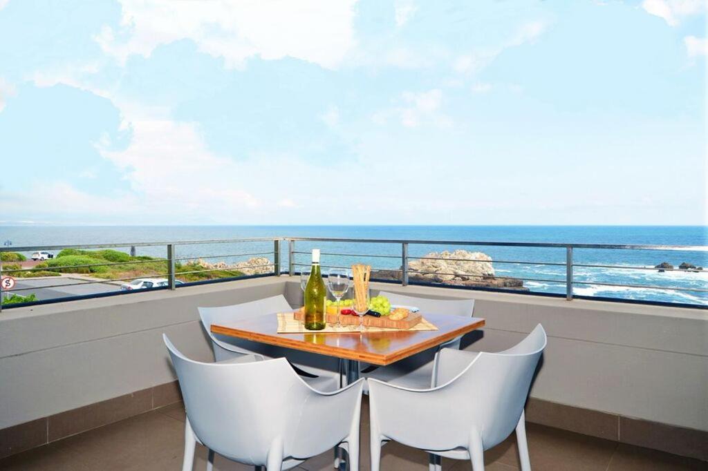 Hermanus City-Centre Apartment | bamboo @ Le Paradis