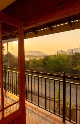 Hartbeespoort Apartment | Bay View 9 at Harties Lodge - Meerhof