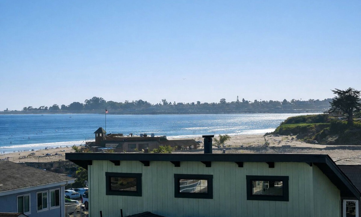 Seabright Apartment | Beach Hideaway Ocean Views + Walk to restaurants, water activities and more!