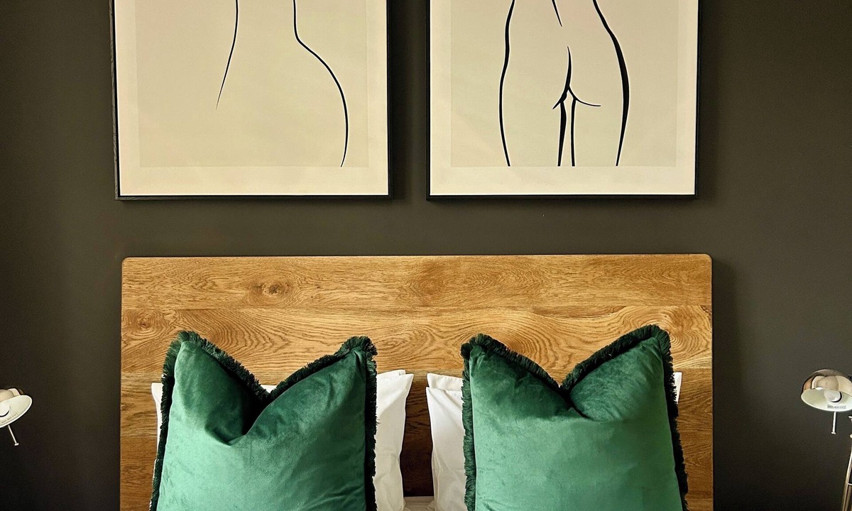 Muizenberg Apartment | Beachfront Bliss at Muizenberg’s Iconic Empire Building