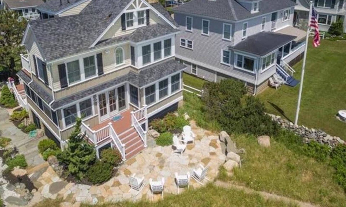 Wells House | Beachfront Property on Private Moody Beach