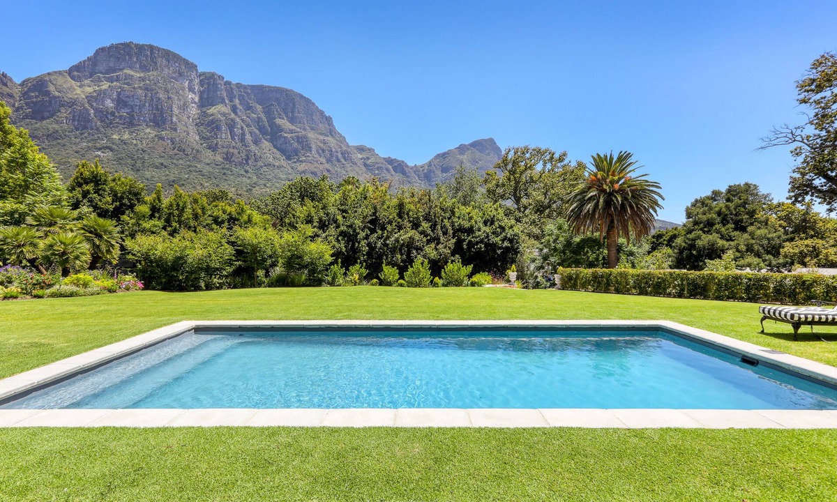 Bishopscourt House | Beautiful 5 bedroom Bishopscourt