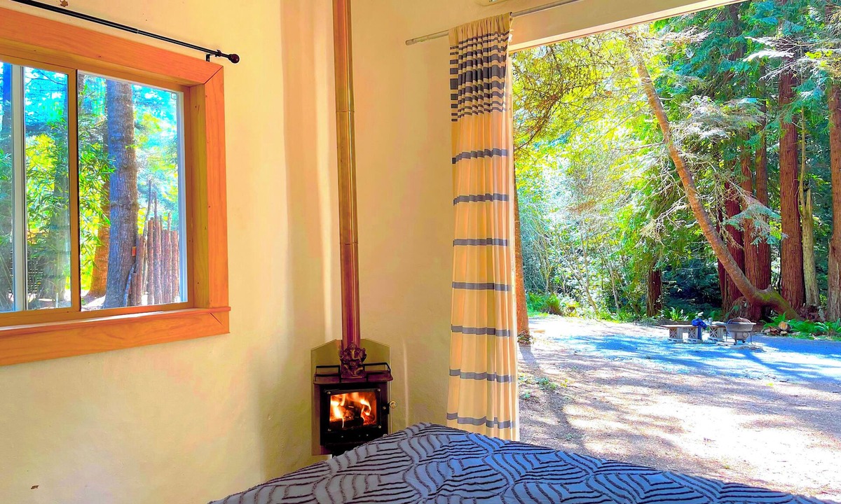 Fort Bragg Cabin | Beautiful Cabin in private redwood forest w/ocean view. Off Grid nature retreat