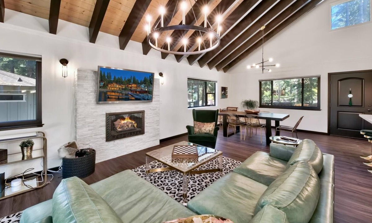 Ridgewood House | Beautiful Home in Carnelian Bay with Hot Tub