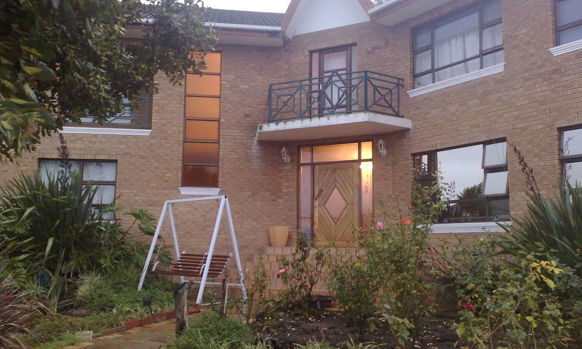 Somerset West House | Beautiful house in very safe cul de sac