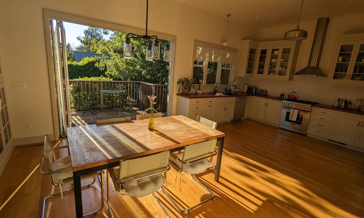 Healdsburg House | Beautifully appointed house and garden only 10 minutes walk from the plaza