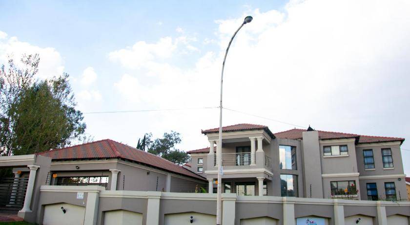 Emalahleni Bed & Breakfast | Bed and breakfast ∙ 2 guests