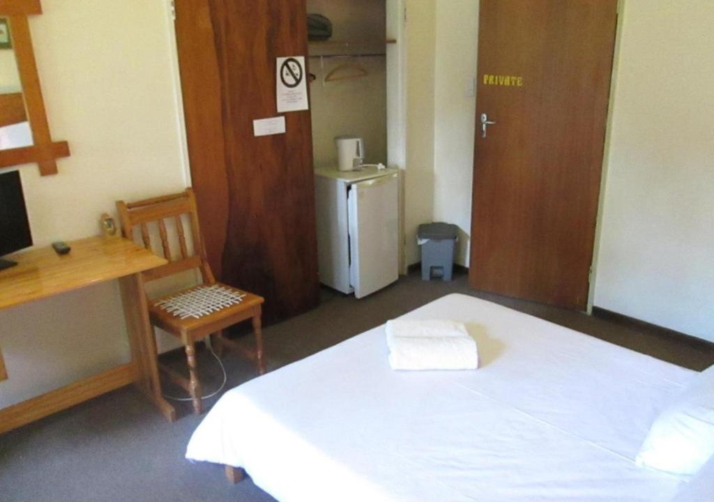 Bayswater House | Bedrock Bb - Double Bedroom for friends or couple