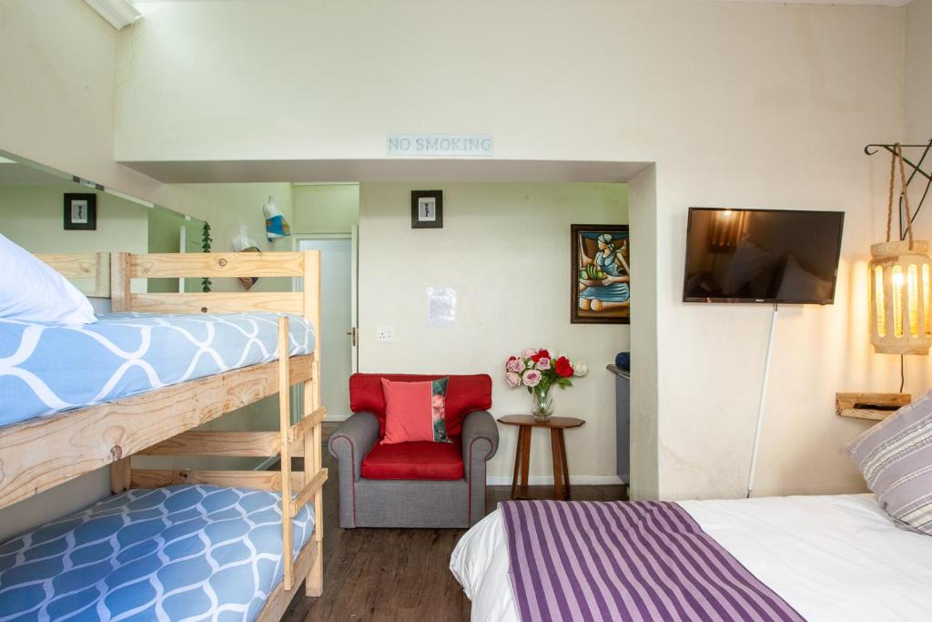 Strand Apartment | Bedrock Family 4 Sleeper En-Suite Studio