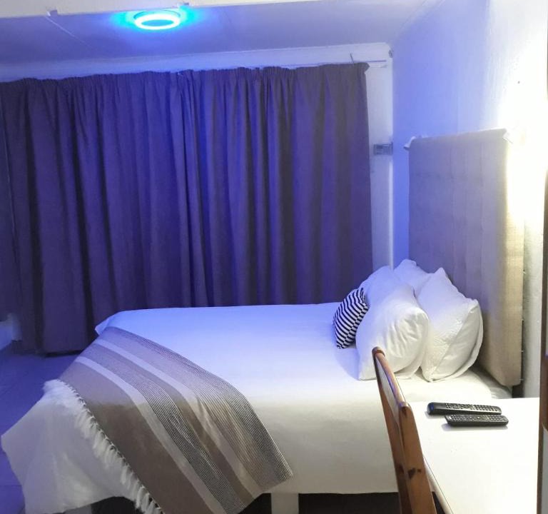Port Shepstone Apartment | Belavista, quaint and cozy cottage in Sunwich Port