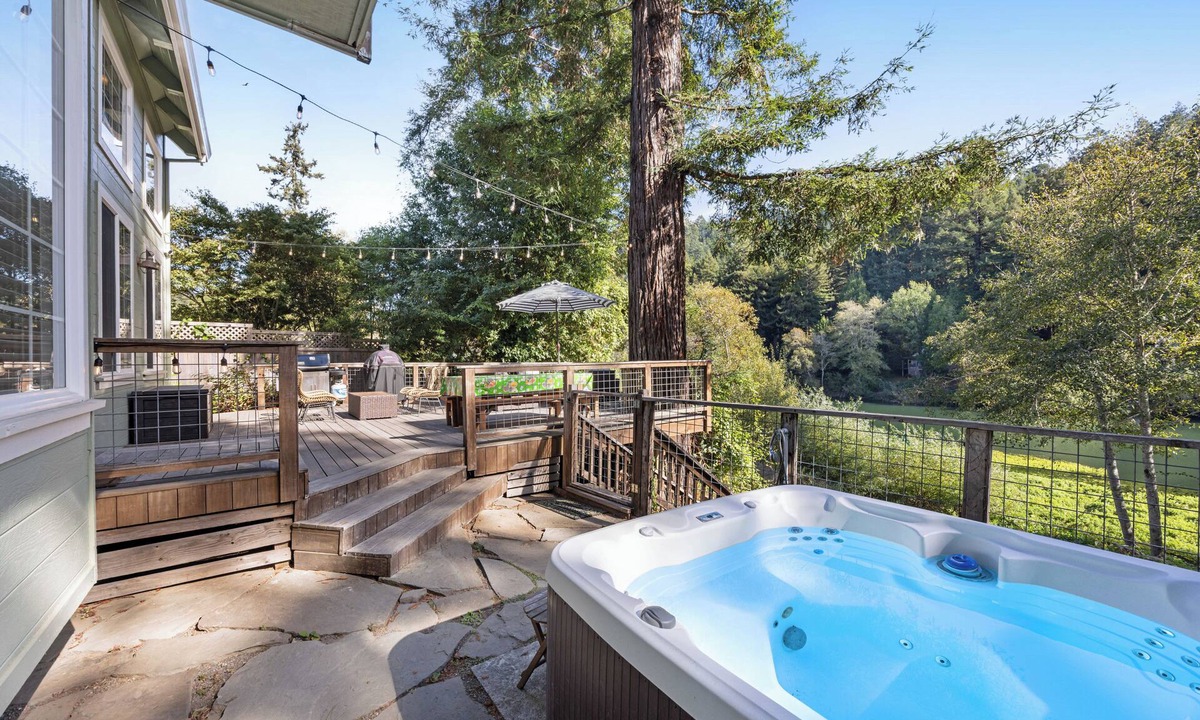 Monte Rio House | Bella Rio: Fully Equipped Riverfront Home with Private Access & Hot Tub