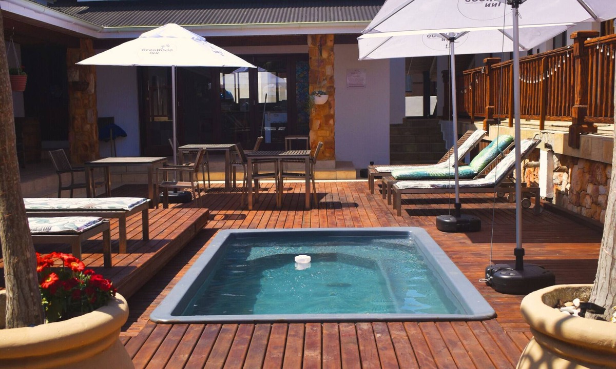 Outeniqua Strand House | Bergwood Inn