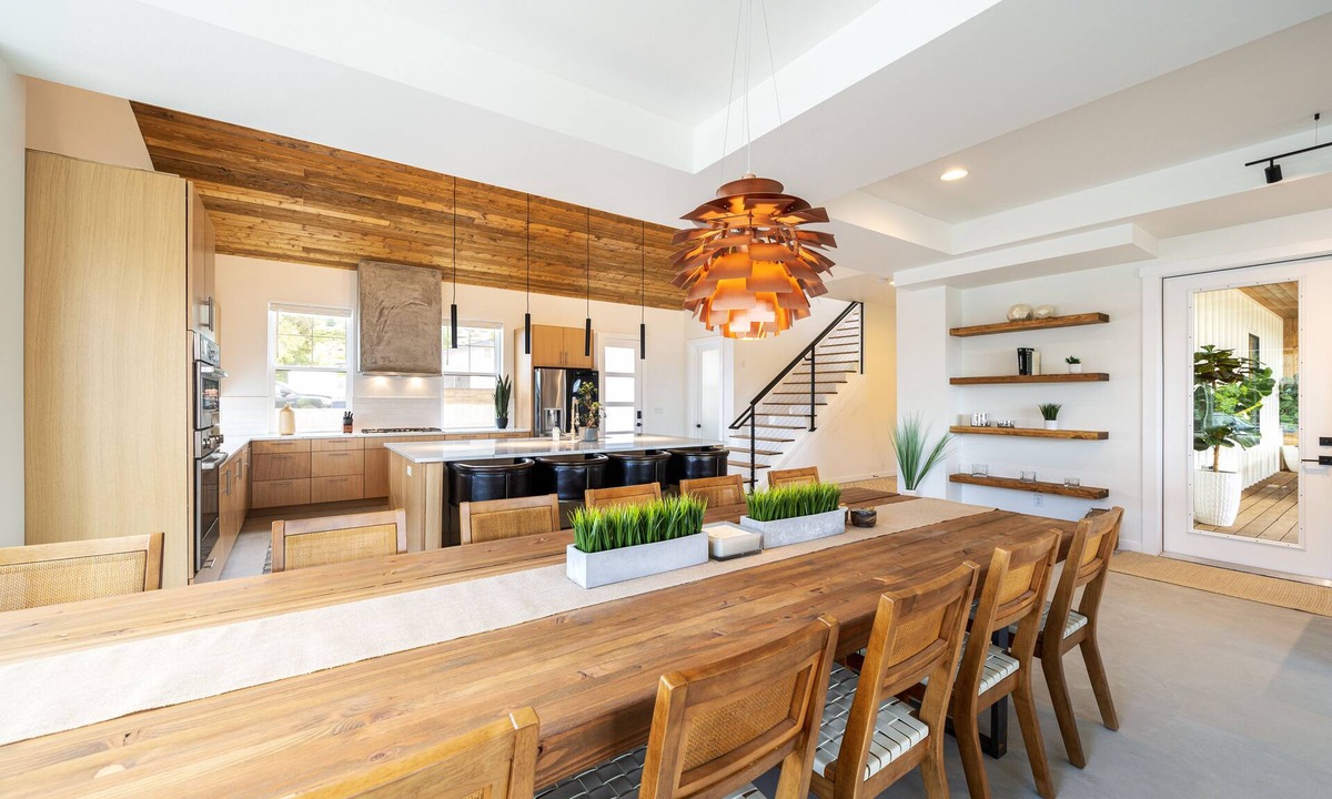 Wenatchee House | Best in Wenatchee. Stay in a 5 Star Spa Style Home!