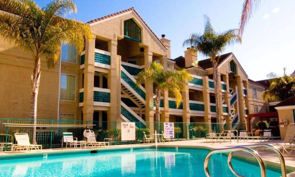 Sunnyvale House | Best Pick! 4 Spacious Units, Pet-friendly Property with Outdoor Pool!