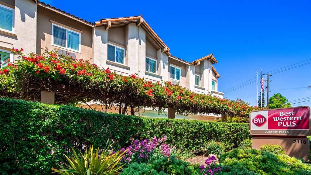 Newhall Hotel | Best Western Plus Airport Plaza