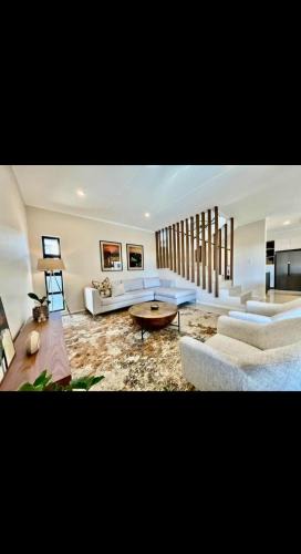 Kareeberg House | Big M's Luxurious home