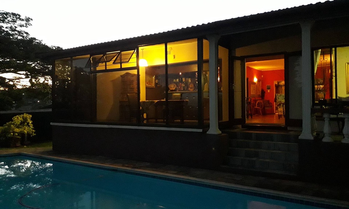 Illovo Beach Bed & Breakfast | Birdcage B and B