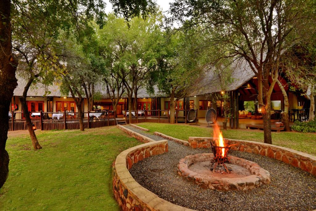 Matlhagame Cabin | Black Rhino Game Lodge