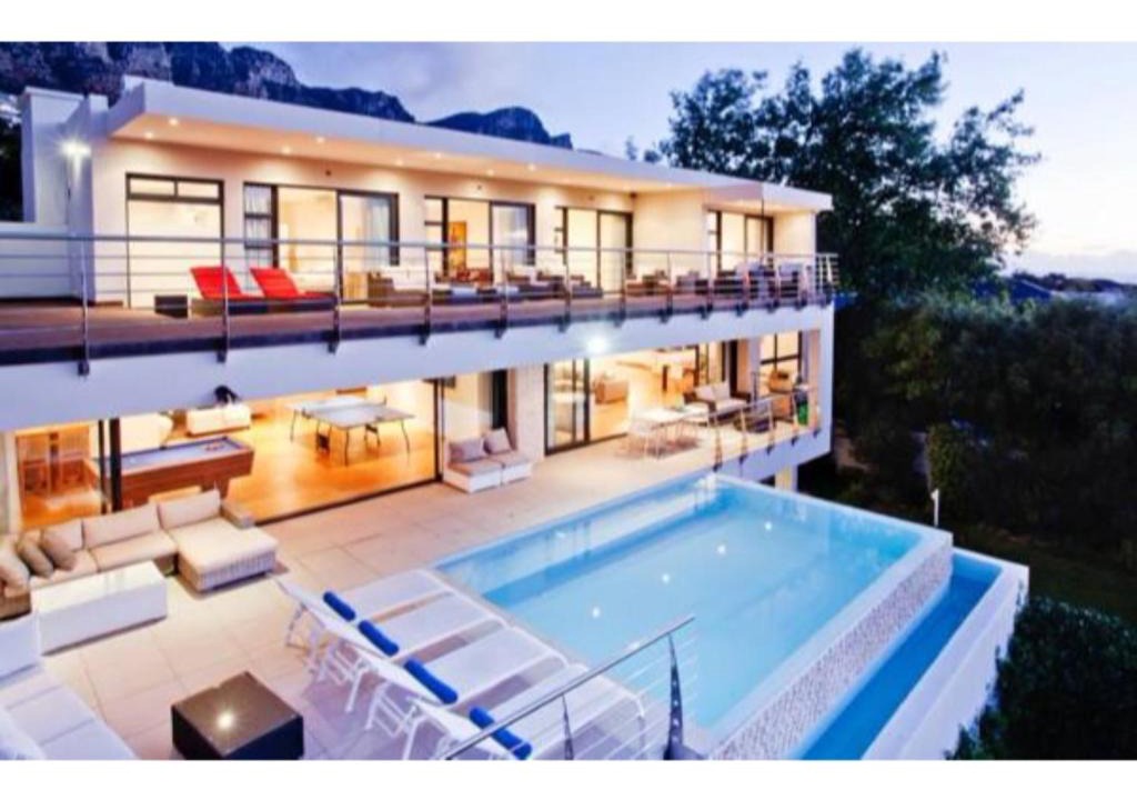 Camps Bay Villa | Blue Emerald Villa