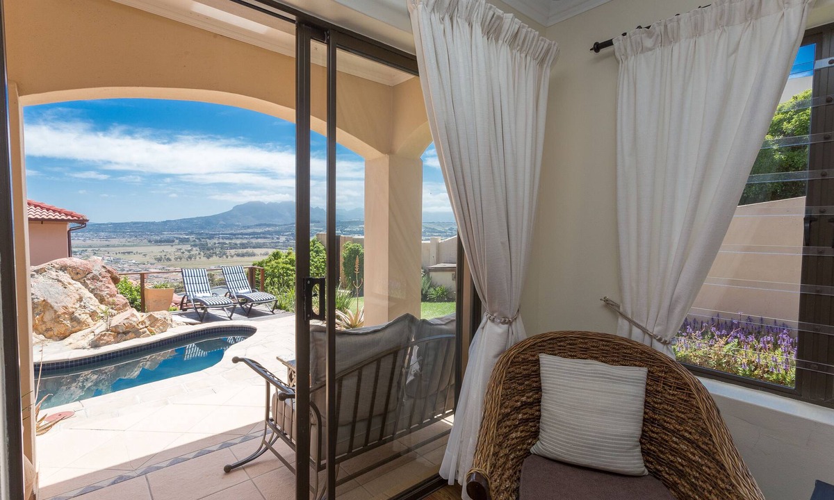 Mountainside House | Blue Horizon Guest House