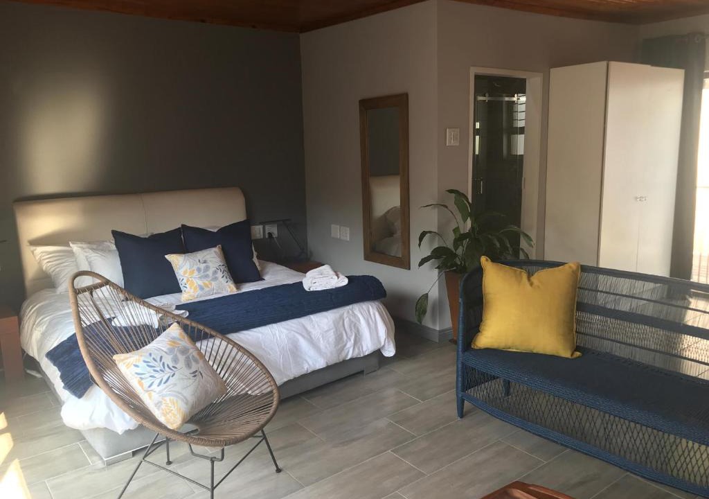 Lynnwood Ridge Apartment | Blue Lotus Guest House Pta East-Solar power