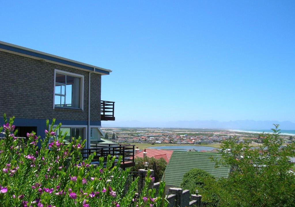 Muizenberg House | Bluebottle Guesthouse