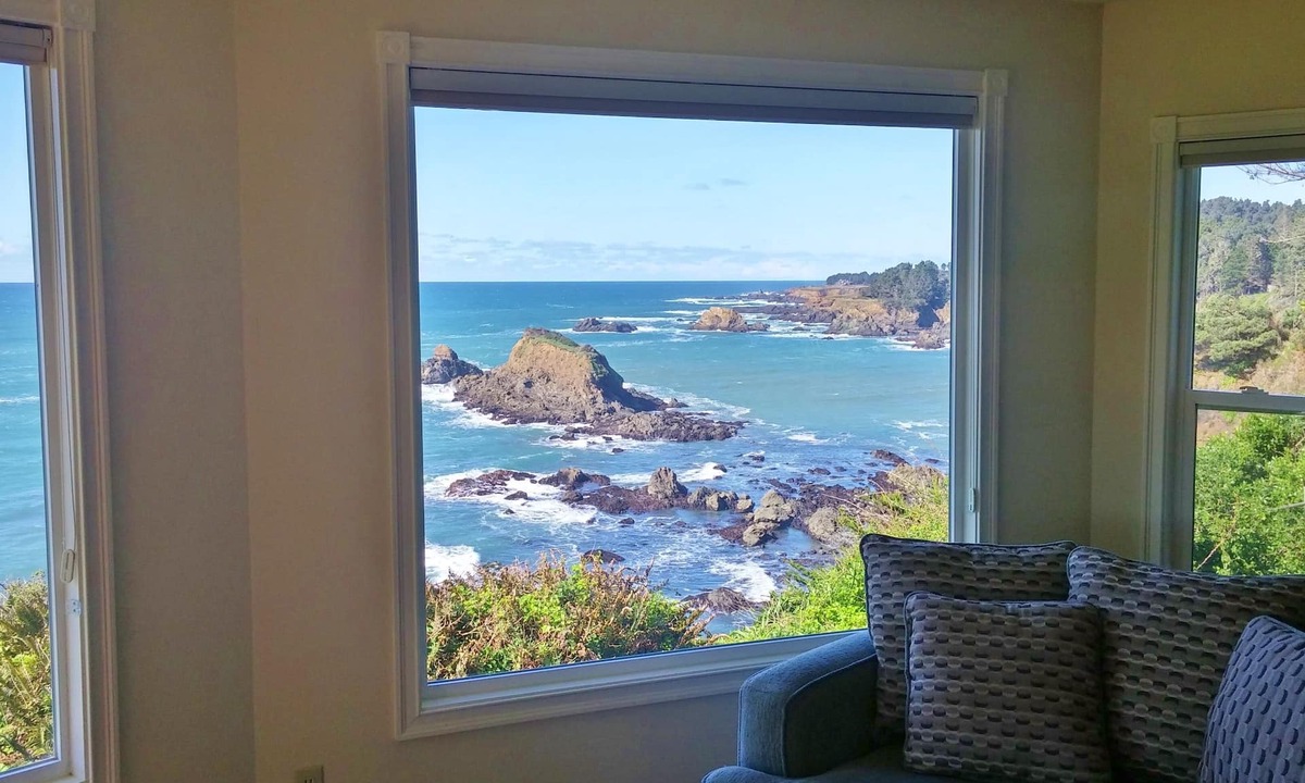 Mendocino House | Bluff House - a wonderful oceanfront home a short distance from town.