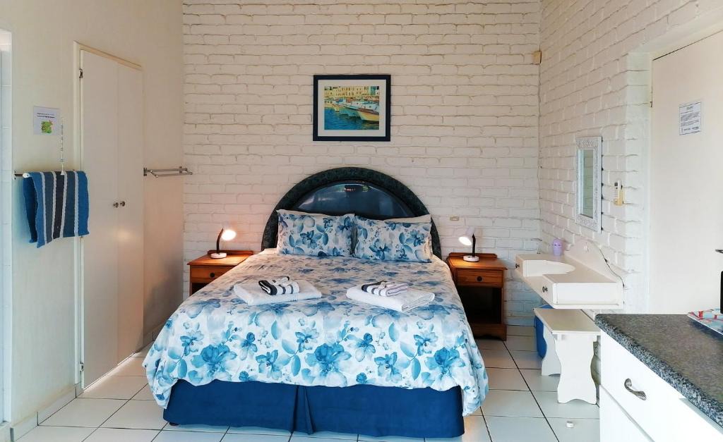 Ramsgate South Apartment | Boathouse Bed and Biscuit - Upper Deck