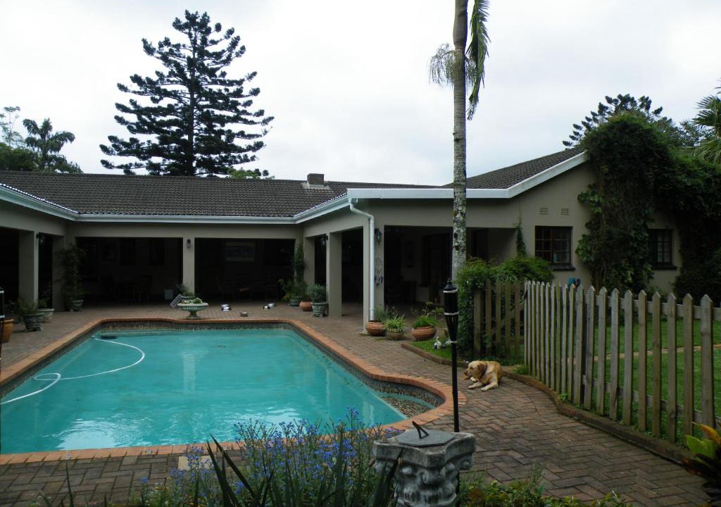 Hillcrest House | Brackens Guest House