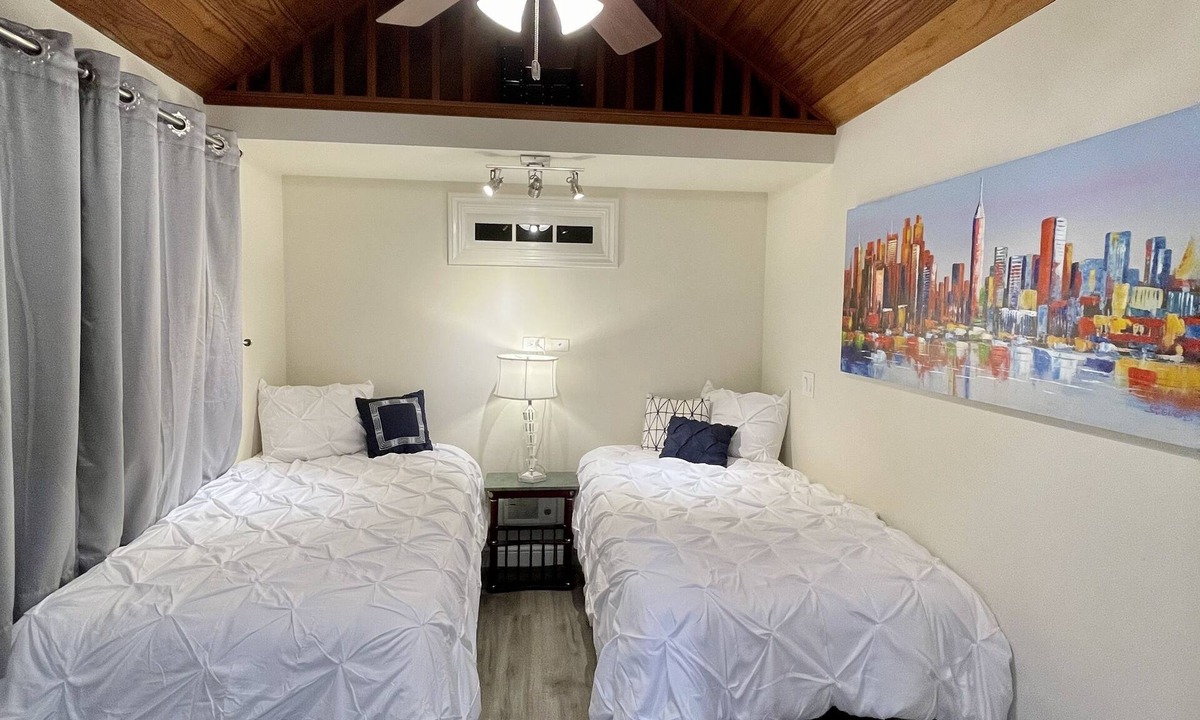 Cupertino Cottage | Brand New Private One Bedroom Cottage with a Wet Bar/Kitchenette