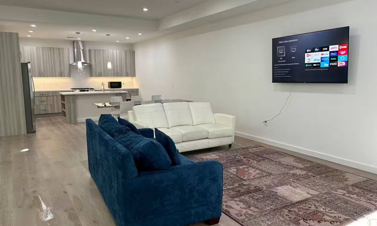 Redwood City House | Brand new spacious 3br/ba towhouse private garage gated complex sleeps 8